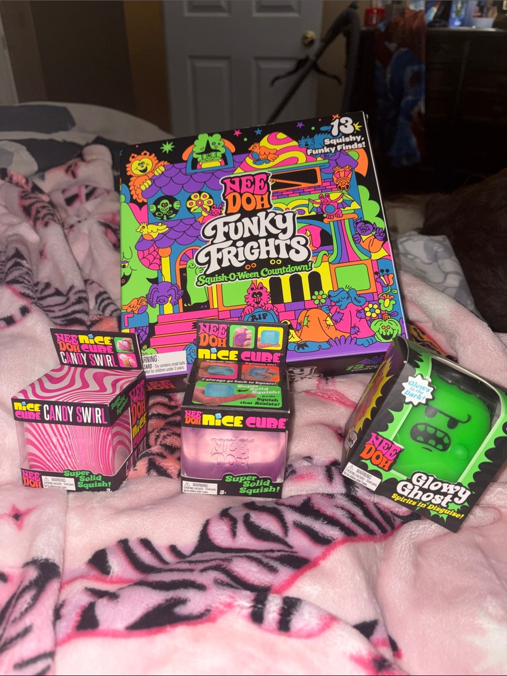 NeeDoh Funky Frights Squishy Toy Pack - Green & Pink